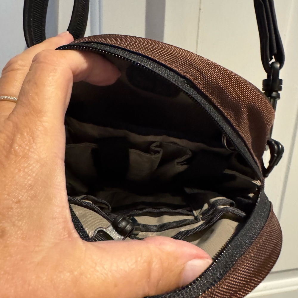 Brown Crossbody Bag - Pacsafe - perfect travel on the go bag - Picture 6 of 9